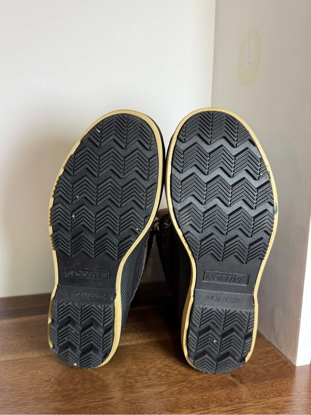3M Thinsulate Waterproof Duck Boots Brown Black Women’s 8.5
